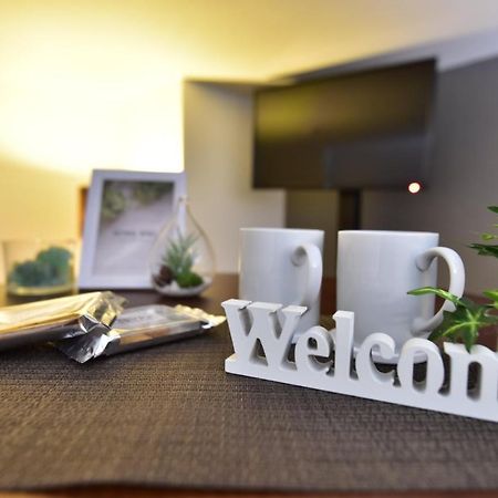 Appartement モノトーン難波 à Ōsaka Extérieur photo